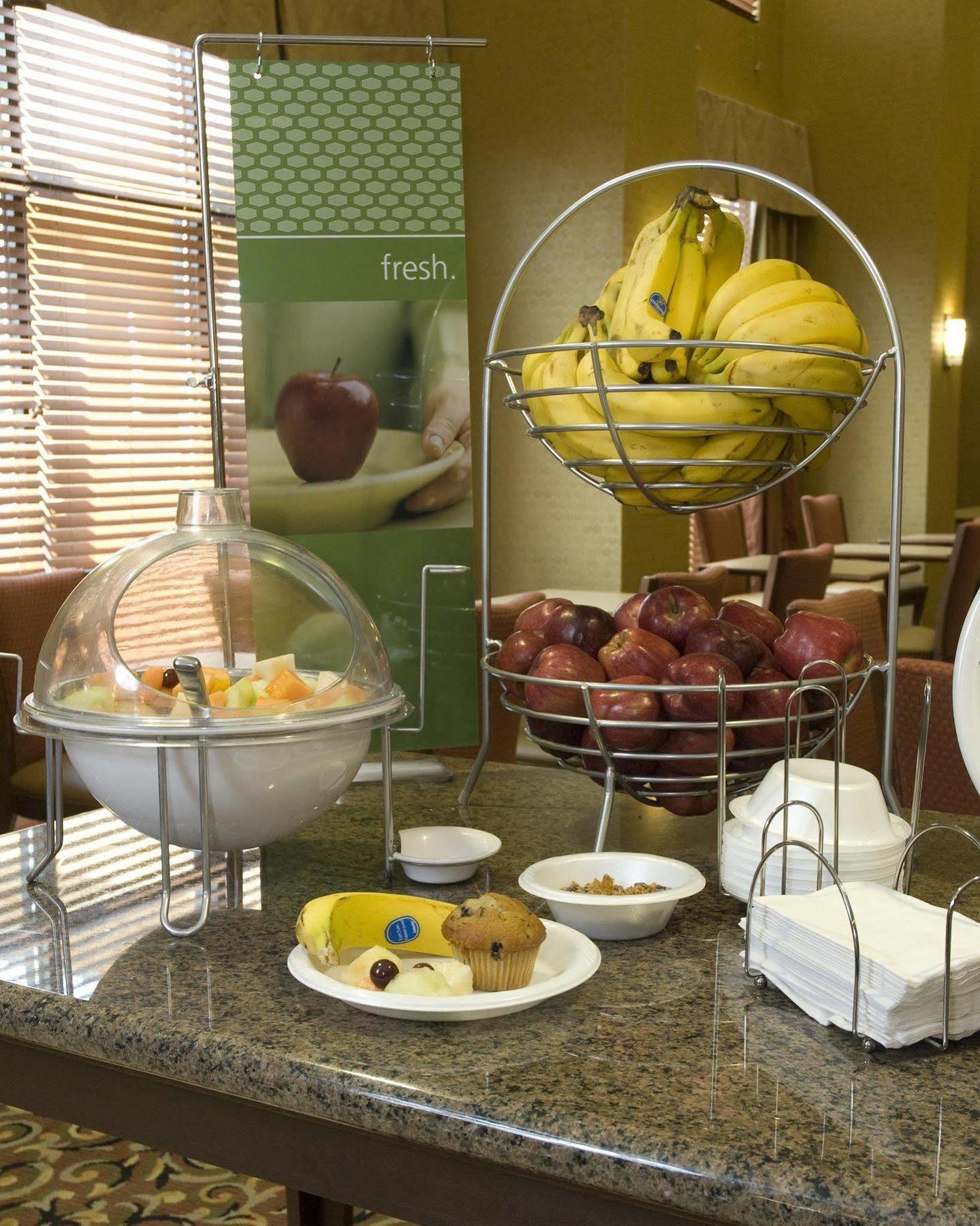 Hampton Inn & Suites Navarre Ristorante foto